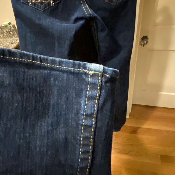 Bebe Kayla Dark Wash Chain Link Jeans. - Picture 8 of 14